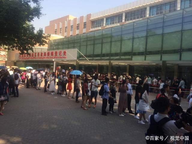 520扎堆领证！各地民政局排起“长龙”，今天很特殊吗？