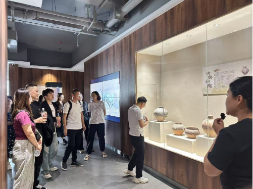 省检察院第二党建联系组开展“唐卡丝蕴传薪火 检察初心映赤诚”主题党日活动2